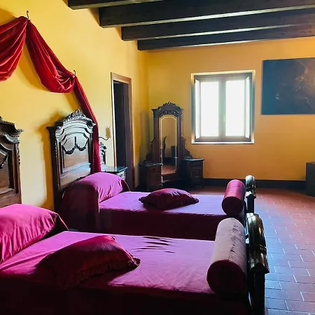 Il Castello Dei Principi Sanseverino Viggianello