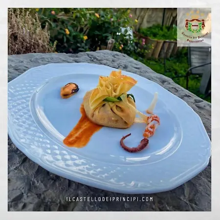 Il Castello Dei Principi Sanseverino Otel 4*