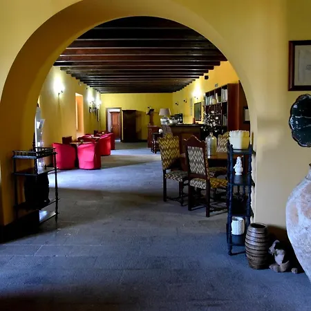 Il Castello Dei Principi Sanseverino 4* Viggianello
