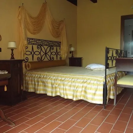 Otel Il Castello Dei Principi Sanseverino 4*