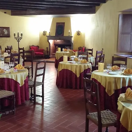 Il Castello Dei Principi Sanseverino Otel 4*