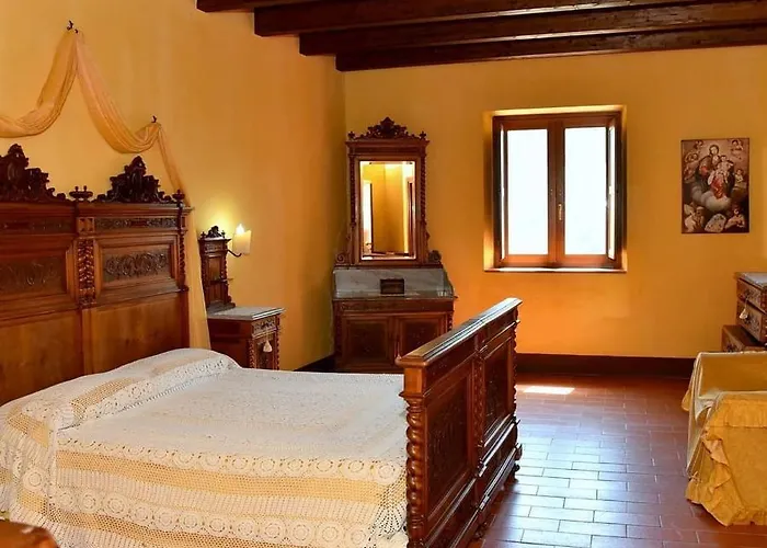 Il Castello Dei Principi Sanseverino 4* Viggianello