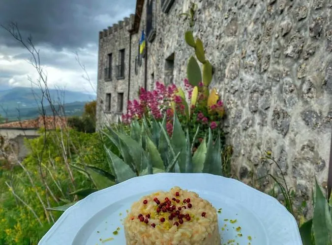Il Castello Dei Principi Sanseverino 4* Viggianello